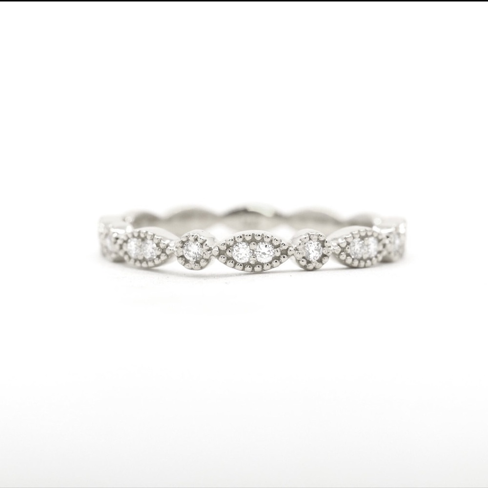 14k Vintage Diamond Band. Size 6.